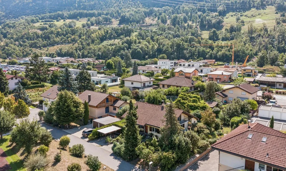 Magnificent property offering a vast plot in Chalais – photo 3 of 11