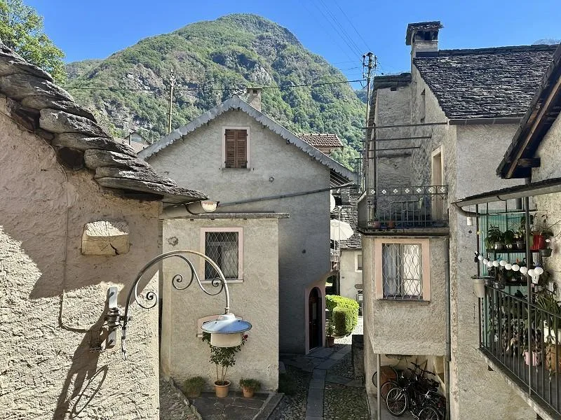 5 1/2-Zimmer-Tessinerhaus im Dorfzentrum / casa ticinese di 5 1/2... – Foto 6 von 14