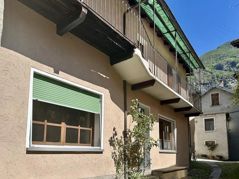 5 1/2-Zimmer-Tessinerhaus im Dorfzentrum / casa ticinese di 5 1/2... – Foto 2 von 14