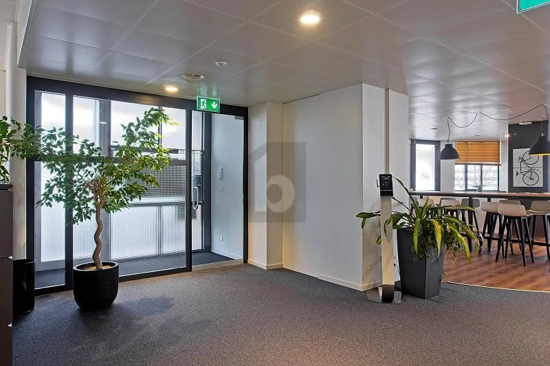 GROSSZÜGIG, MODERN AN BESTER LAGE! – Foto 3 von 6