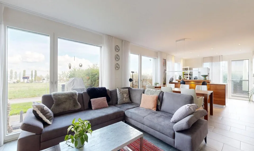Appartement de jardin exclusif de 4,5 pièces avec vue sur le lac et équipement de haute qualité – photo 2 sur 11