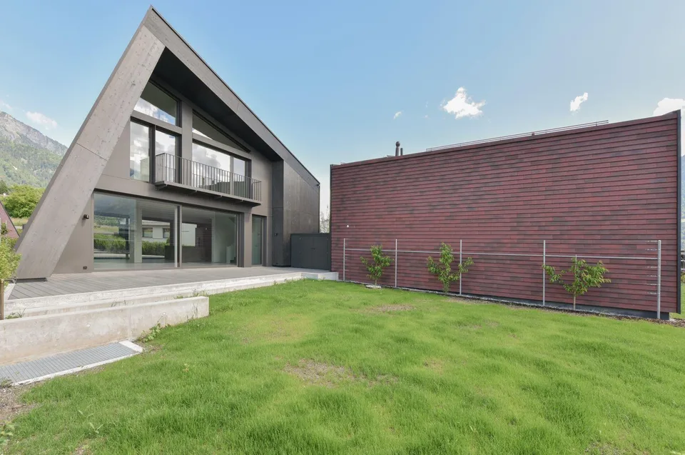 Modernes EFH inkl. 3 PP in TG - sonnig, ruhig und mitten in Maienfeld – foto 3 di 19