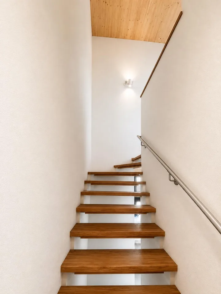 Come nuovo – casa di 5,5 locali con giardino e doppio garage – foto 6 di 23