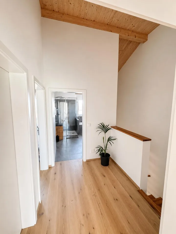 Come nuovo – casa di 5,5 locali con giardino e doppio garage – foto 7 di 23