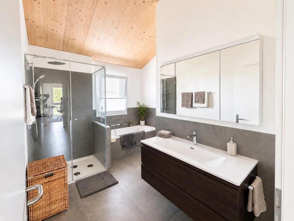 Come nuovo – casa di 5,5 locali con giardino e doppio garage – foto 9 di 23