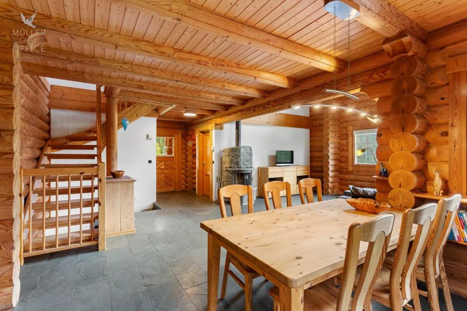 Casa in legno esclusiva con fascino alpino inconfondibile – foto 5 di 13
