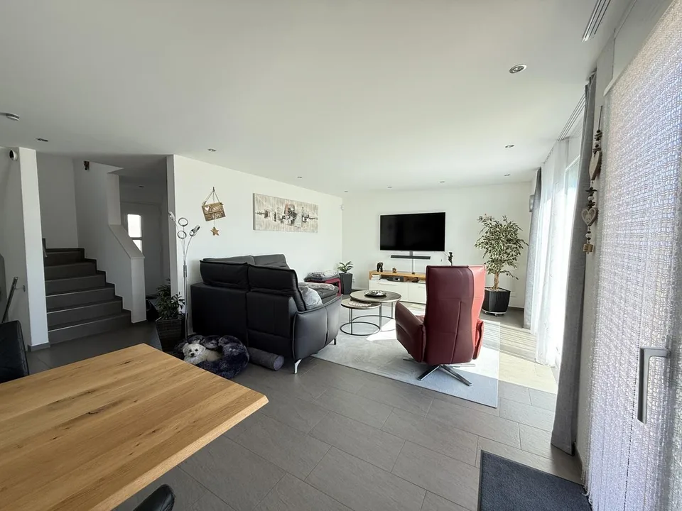 Kaufen, einziehen, wohlfühlen. Top Einfamilienhaus in Löhningen zu ... – Foto 2 von 21
