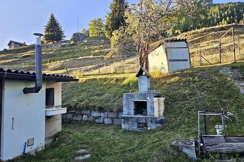 idyllisches 3 1/2-Zimmer-Bergrustico mit Umschwung und Panorama-Aus... – photo 17 sur 30