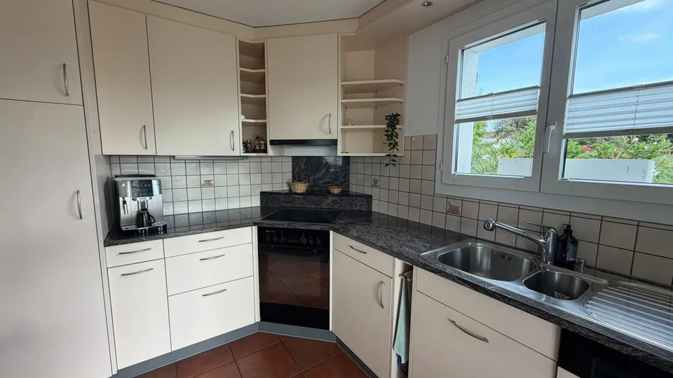 charmantes Einfamilienhaus mit viel Umschwung – Foto 4 von 12