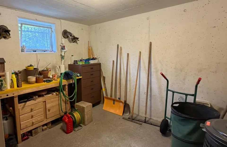 charmantes Einfamilienhaus mit viel Umschwung – Foto 9 von 12