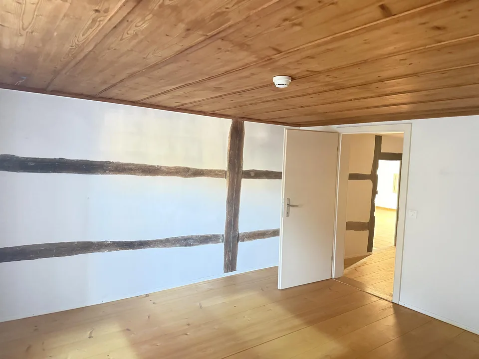 moderne und wunderschöne Wohnung mit antikem Flair – Foto 17 von 20