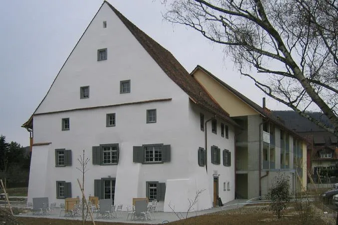 moderne und wunderschöne Wohnung mit antikem Flair – Foto 3 von 20