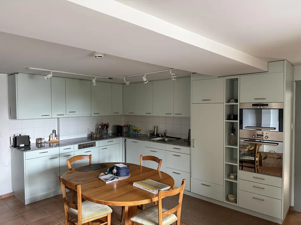 moderne und wunderschöne Wohnung mit antikem Flair – Foto 4 von 20