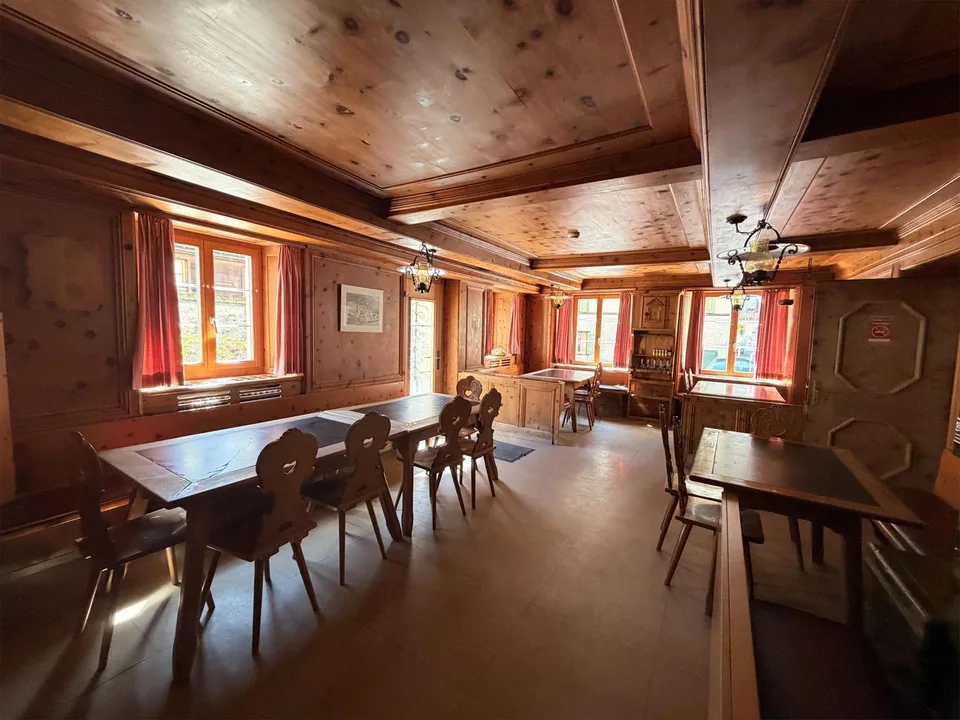 Gasthaus mit 5½-Zimmerwohnung im Dachgeschoss – Foto 2 von 10