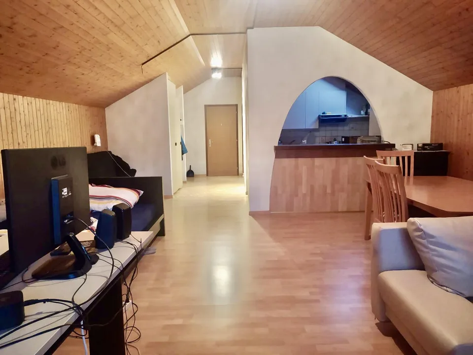 1.5 Zimmer Dachwohnung zu vermieten – Foto 2 von 11