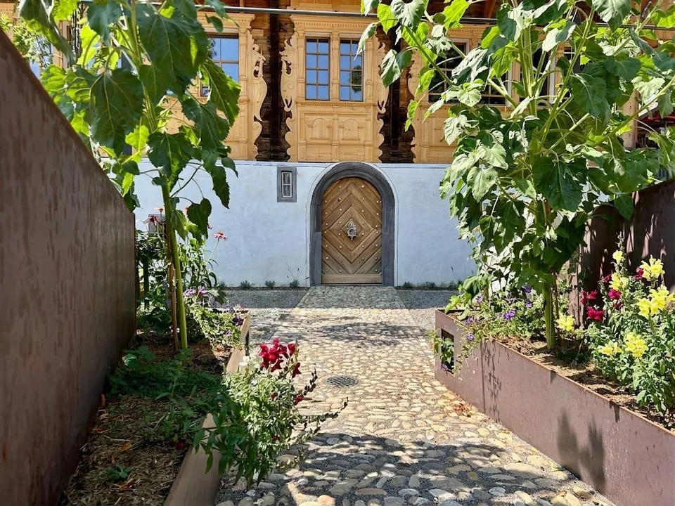 Renditeobjekt / Mehrfamilienhaus der besonderen Art - Historisches ... – photo 3 sur 13