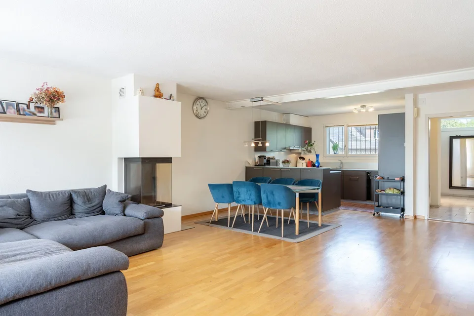 Reiheneckhaus mit Pool in ruhigem Quartier – Foto 6 von 15