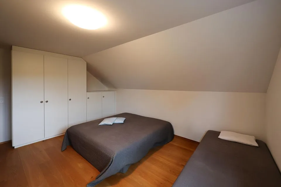 Ampia casa a schiera con vista da sogno sul lago di Hallwil – foto 10 di 12