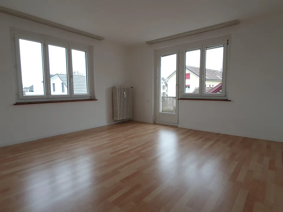 Zentral gelegene 2.5-Zimmerwohnung zu vermieten – photo 2 of 7