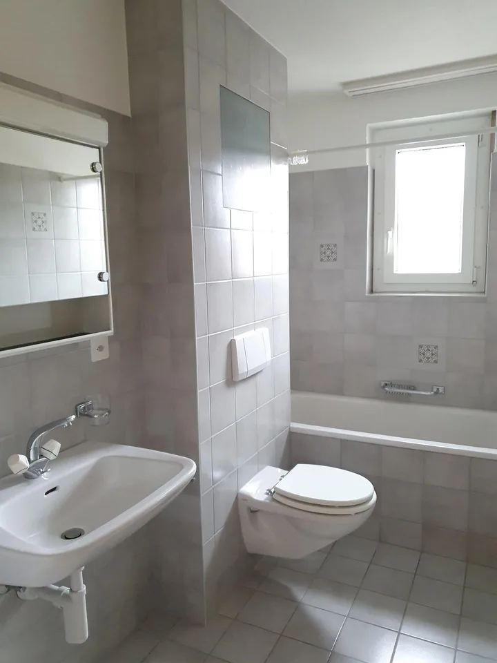 Zentral gelegene 2.5-Zimmerwohnung zu vermieten – photo 4 of 7