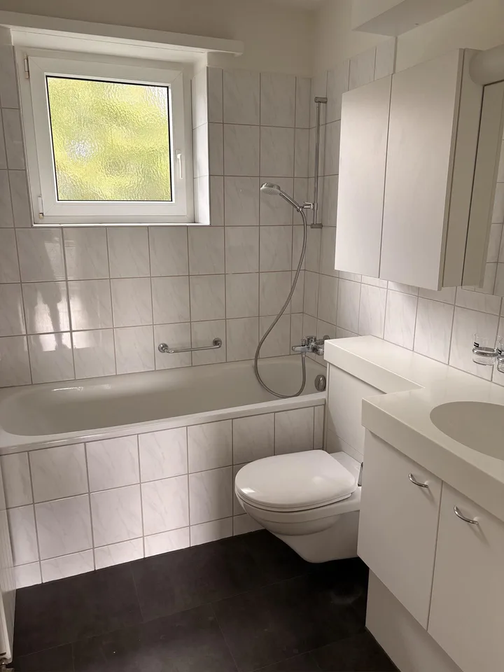 3.5 Zi.-Wohnung mit sonnigem Balkon – Foto 8 von 10