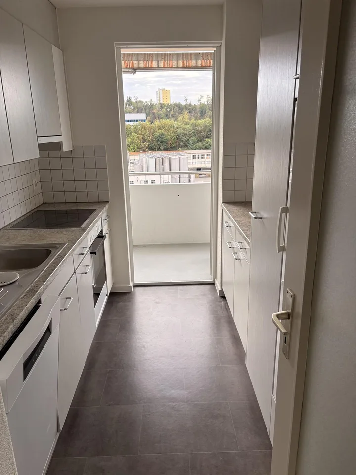 3.5 Zi.-Wohnung mit sonnigem Balkon – Foto 4 von 10