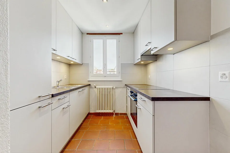 Logement rénové, traversant et occupant tout le dernier étage – photo 3 sur 9
