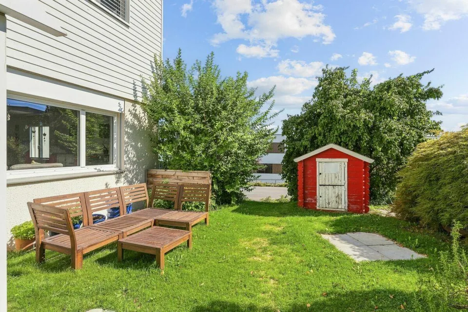 Grosszügiges Zweifamilienhaus für Familien und Generationen – photo 5 sur 7