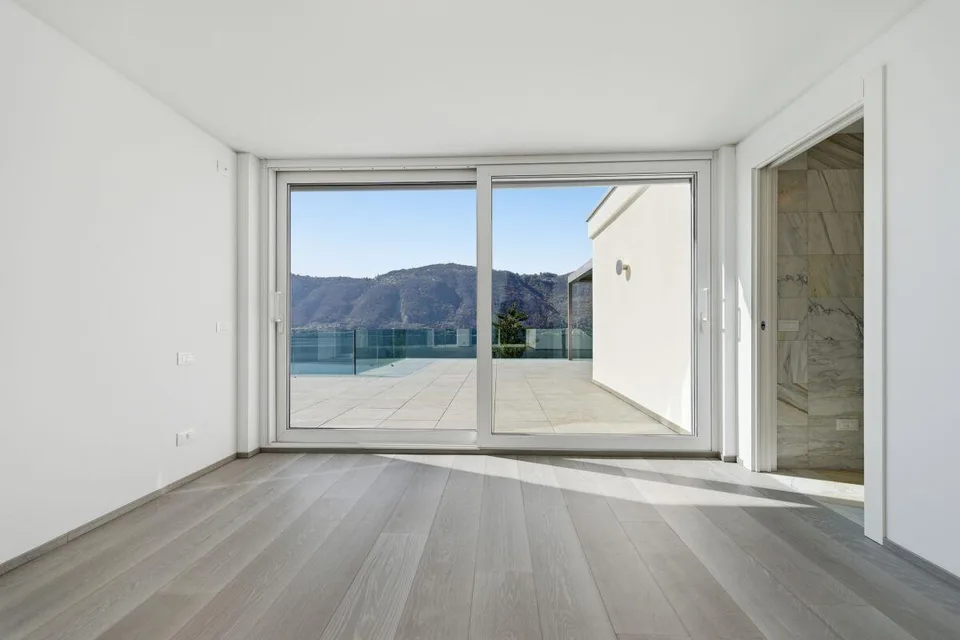 Residenza Ceresio 52: penthouse with a large panoramic terrace | Re... – Foto 11 von 14