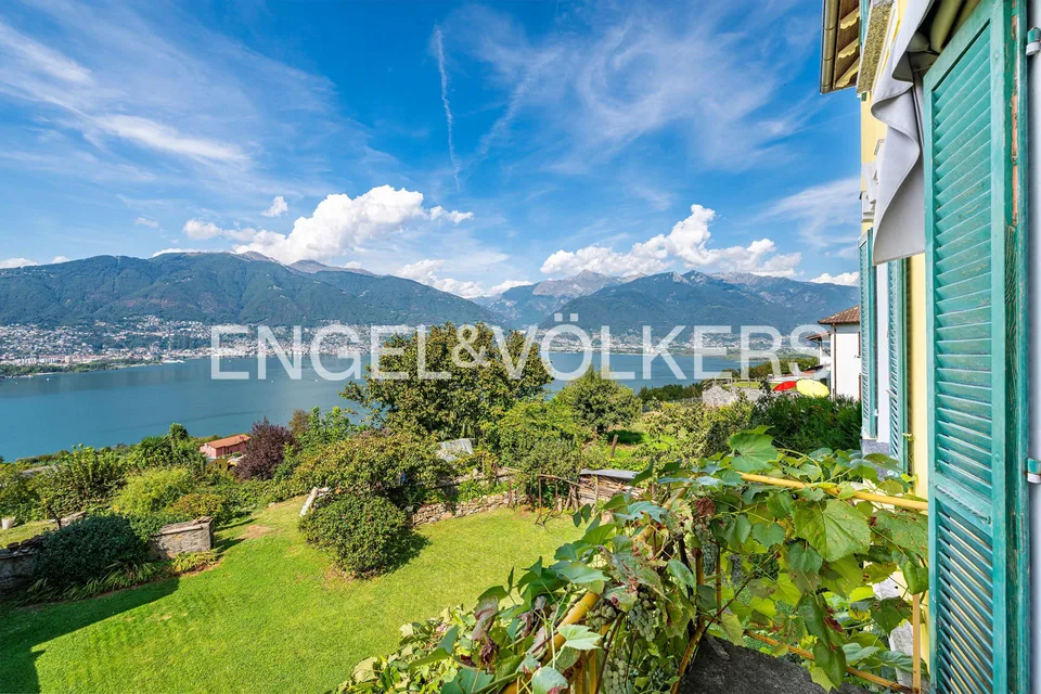 Una casa con storia sul Lago Maggiore (13) – foto 3 di 13