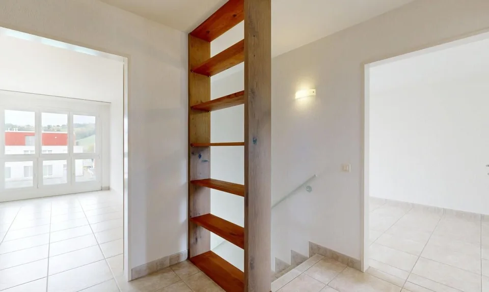 Zentrale 5-Zimmer-Maisonettewohnung in Bonstetten – Foto 8 von 11