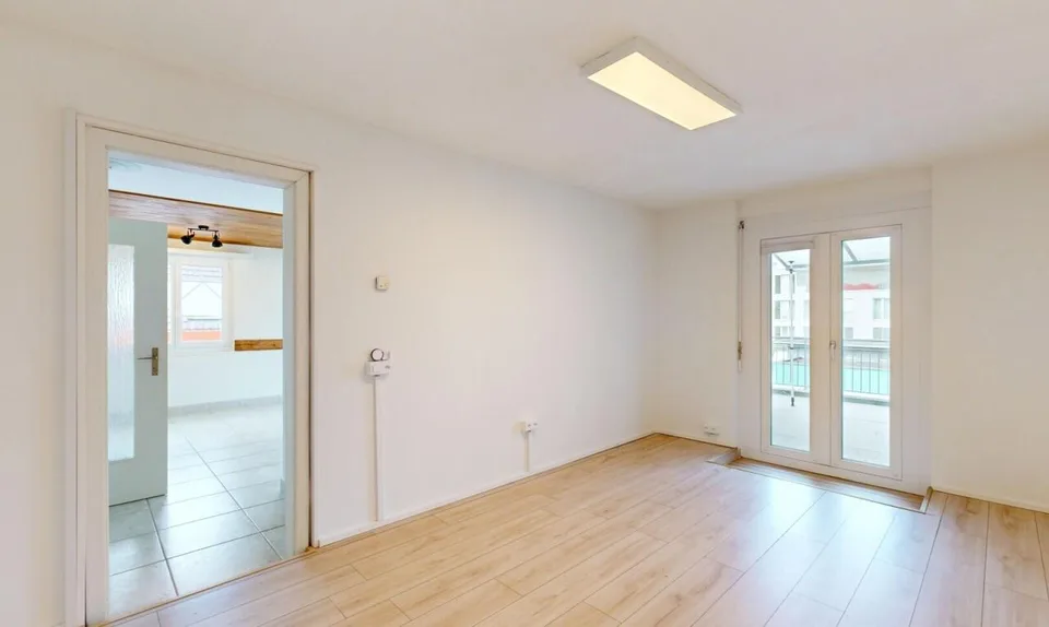 Zentrale 5-Zimmer-Maisonettewohnung in Bonstetten – Foto 7 von 11
