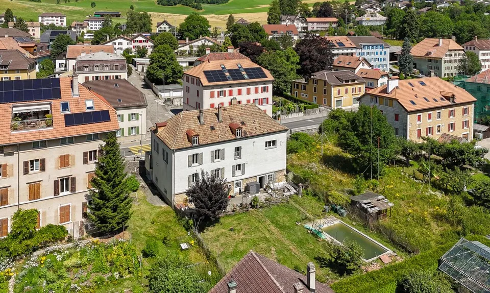 Immeuble unique à rénover - Propriété lumineuse aux volumes généreux – Foto 2 von 11
