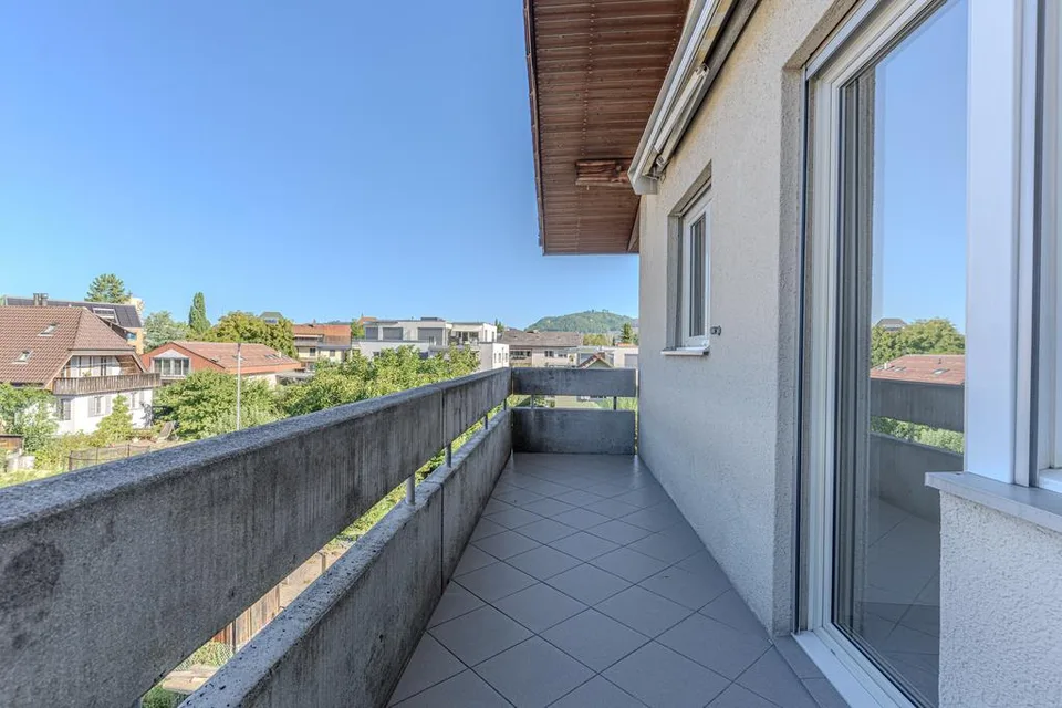 Sanierte 3.5-Maisonette-Wohnung über 120m2 mit Cheminée zu vermieten – Foto 10 von 12