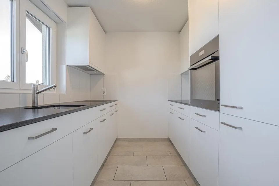 Sanierte 3.5-Maisonette-Wohnung über 120m2 mit Cheminée zu vermieten – Foto 2 von 12