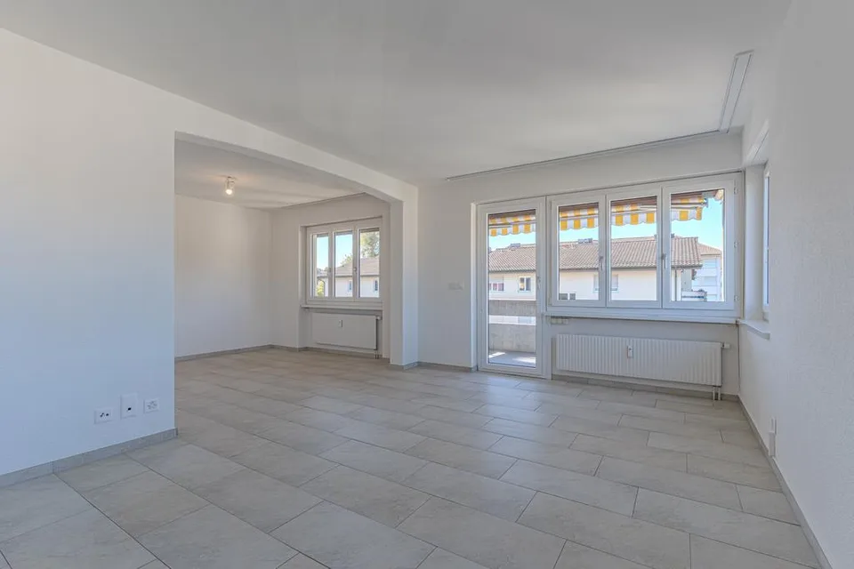 Sanierte 3.5-Maisonette-Wohnung über 120m2 mit Cheminée zu vermieten – Foto 6 von 12