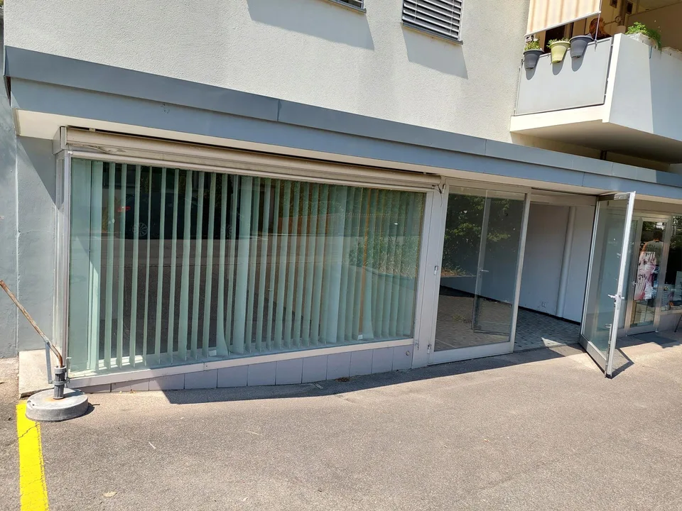 Attraktive Gewerbefläche mit grosser Schaufensterfront – vielseitig nu – foto 2 di 9