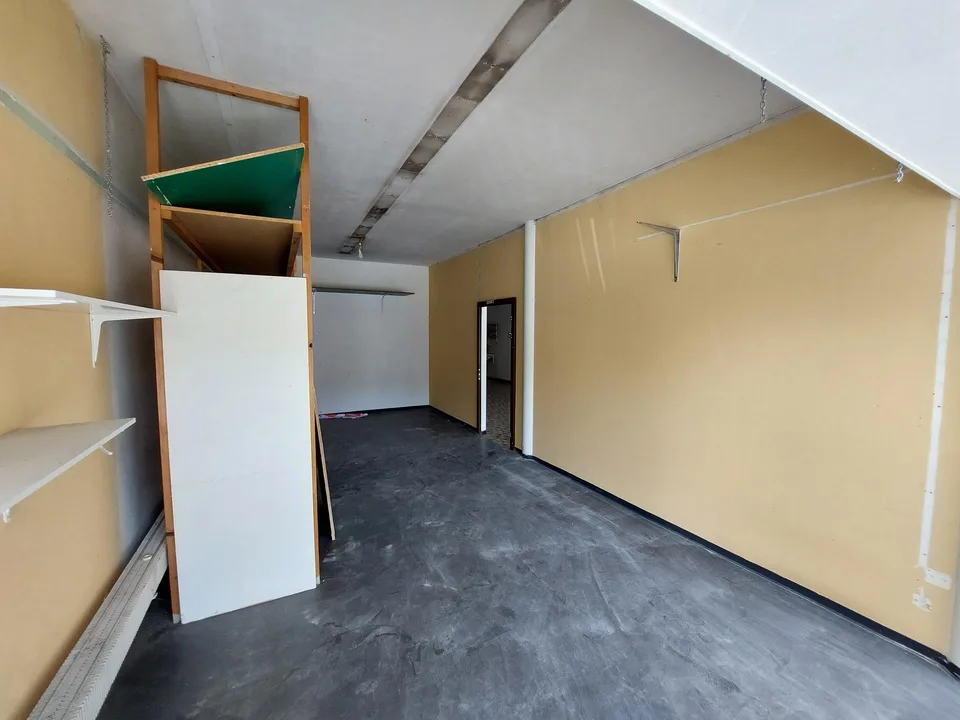 Attraktive Gewerbefläche mit grosser Schaufensterfront – vielseitig nu – foto 4 di 9