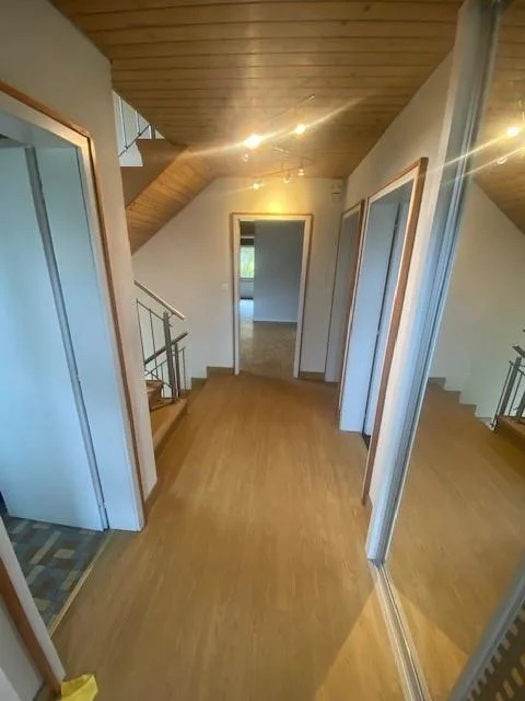 Befristet wohnen in Einfamilienhaus mit grossem Umschwung – photo 2 sur 12
