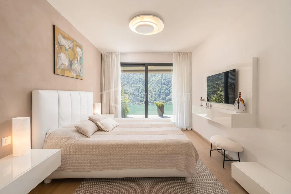 Exclusive 3.5-room lake-view flat for sale in Morcote (Copy) | Escl... – photo 8 sur 15