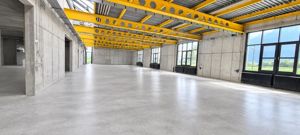 230m² ebenerdige Gewerbe- und Lagerfläche mit Rolltor in Sevelen – Foto 4 von 8
