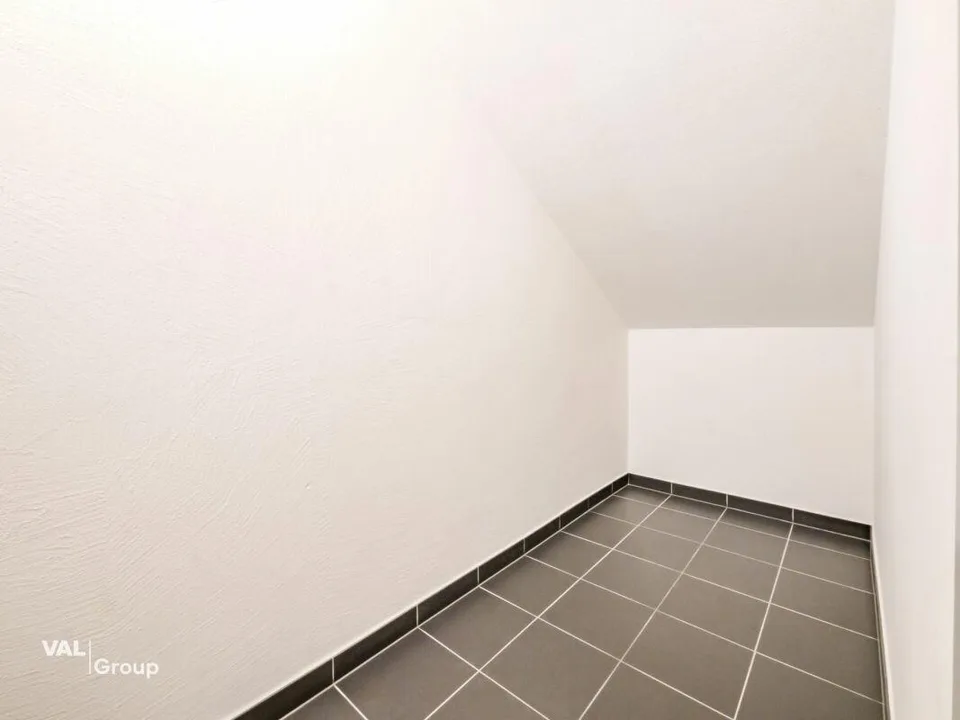 Charmante, renovierte 4.5-Zimmer-Altbauwohnung mit schönem Garten – photo 10 of 16