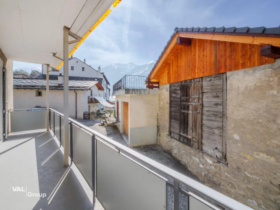 Charmante, renovierte 4.5-Zimmer-Altbauwohnung mit schönem Garten – photo 11 of 16