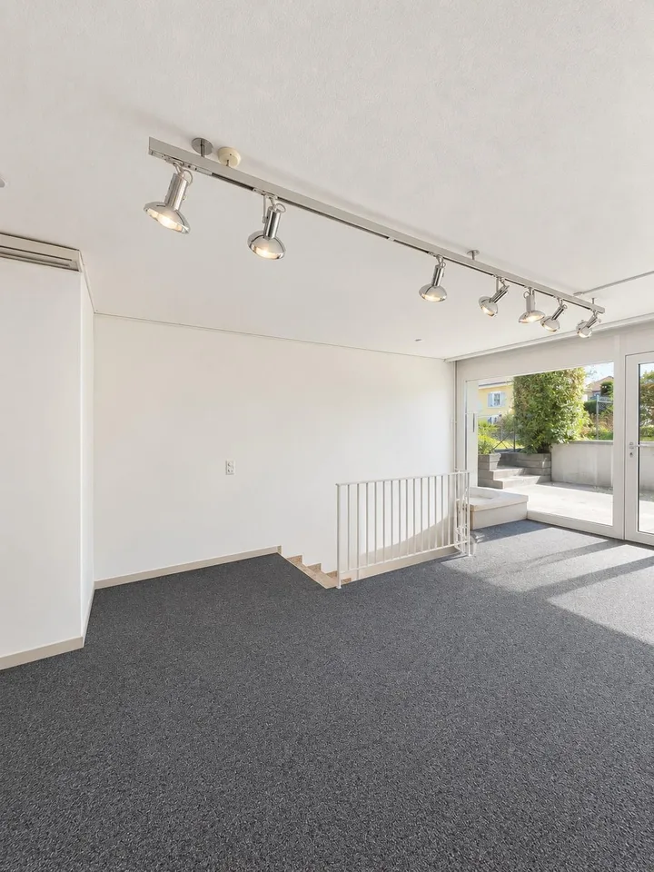 Grosszügige Gewerbefläche mit Büro, befahrbarer Werkstatt und Parkp... – foto 10 di 30