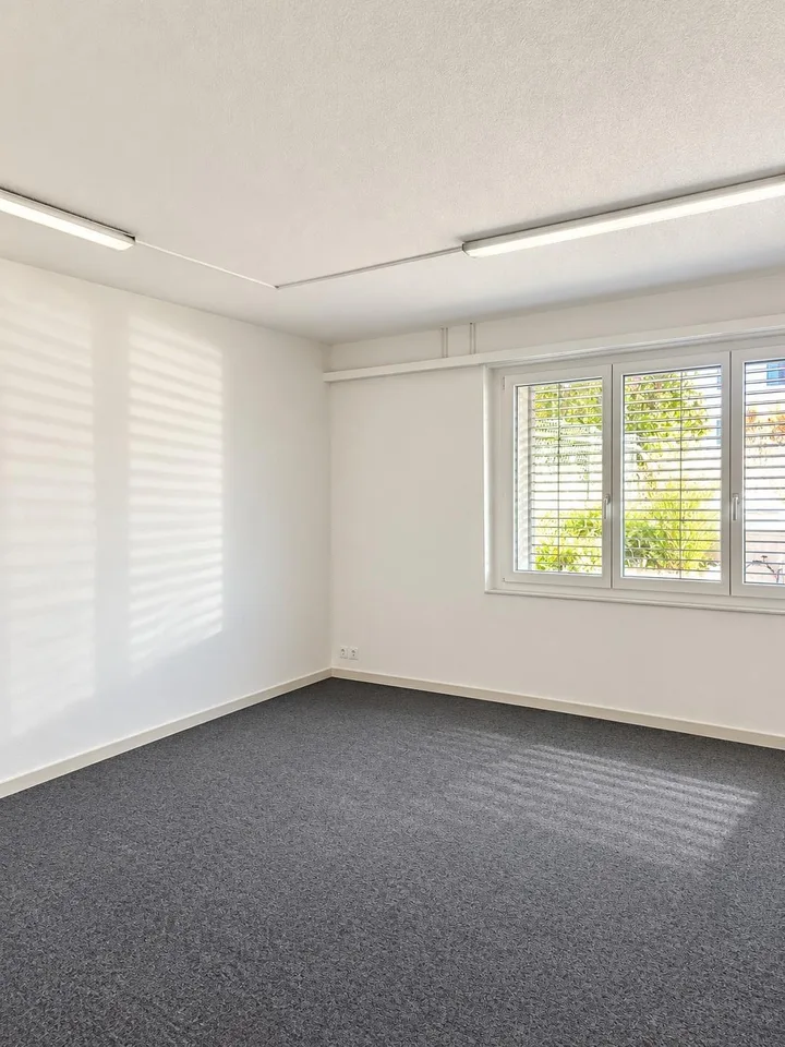 Vielseitige Büroräumlichkeiten an zentraler Lage in Binningen – foto 10 di 13