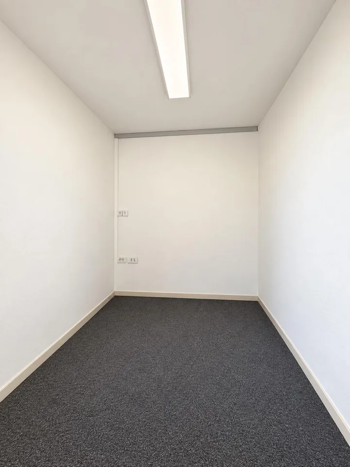 Vielseitige Büroräumlichkeiten an zentraler Lage in Binningen – foto 9 di 13