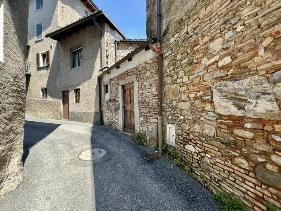 Visionäre gesucht! Tessiner Dorfhaus mit vollem Gestaltungsspielraum – Foto 11 von 13