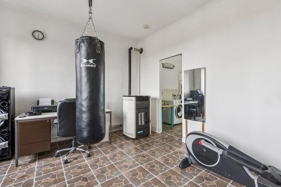 Casa di 7,5 locali con locale commerciale e 5 posti auto nel centro di Romont – foto 8 di 12