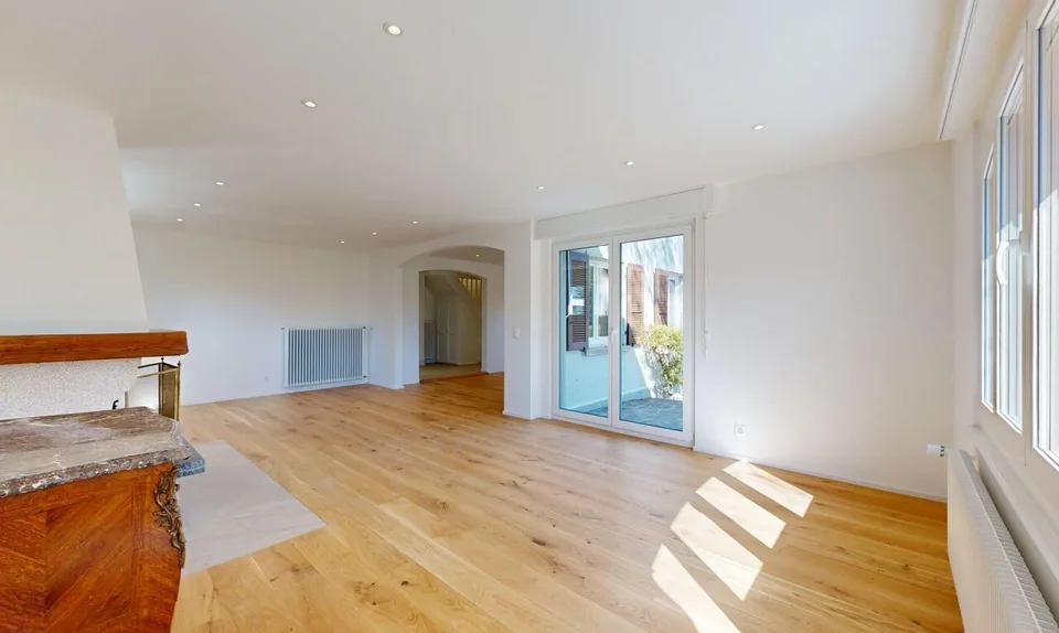 Villa 6.0 Zimmer vollständig renoviert – Foto 4 von 11