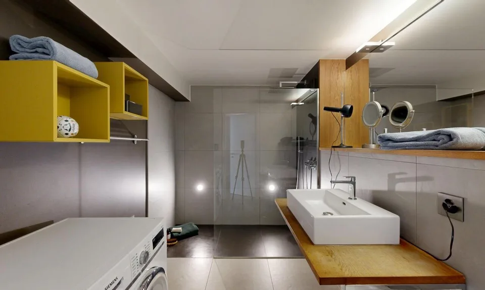 Duplex loft of 100 m² in the former Suchard factory in Serrières – photo 9 of 13